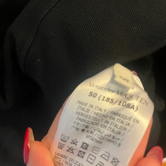 Alexander McQueen Black and White Logo Sweatshirt - Picture 5 of 6